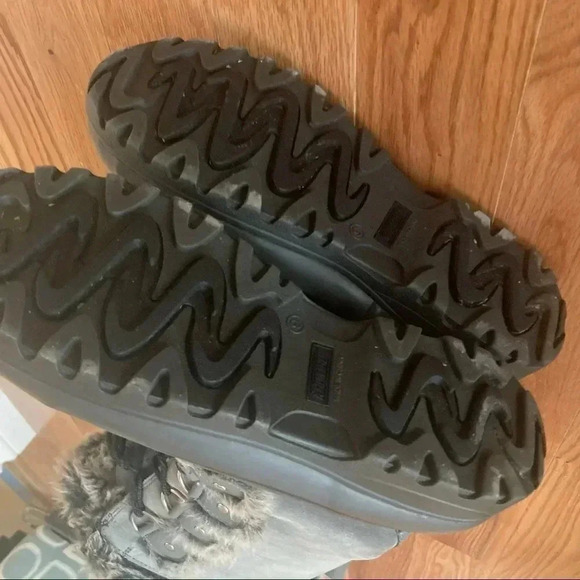 NWOT  Khombu grey suede snow boots - Picture 5 of 5